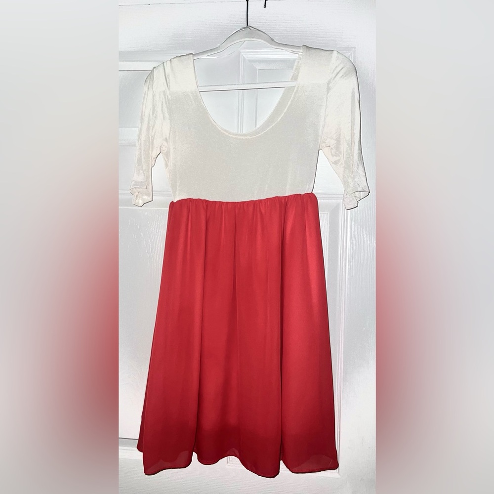 BUNDLE 5 for $50 👗👚 👖 
Nymph dress